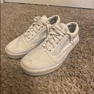 women’s white vans